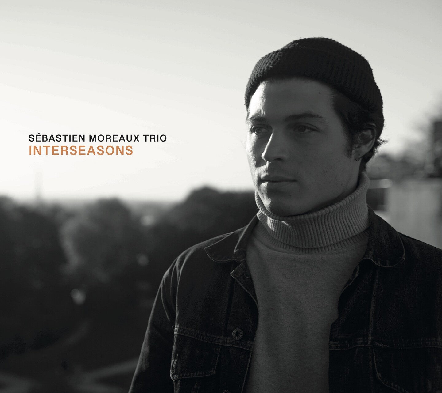 Pochette de : INTERSEASONS - SÉBASTIEN MOREAUX TRIO (CD)
